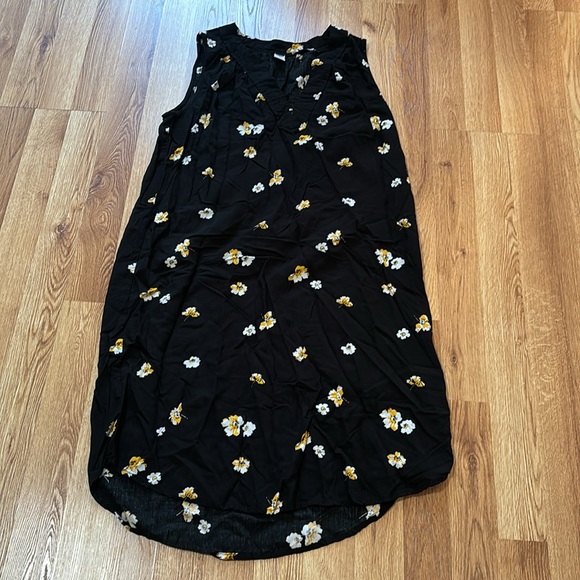 Old Navy Yellow Flower Dress - Picture 3 of 8